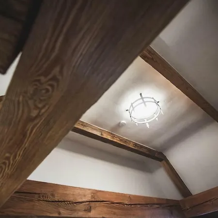 Draci Tvrz Apartment Slavonov